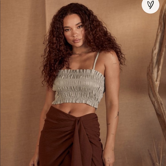 Lulus sage green smocked crop top SOLD - Picture 7 of 7